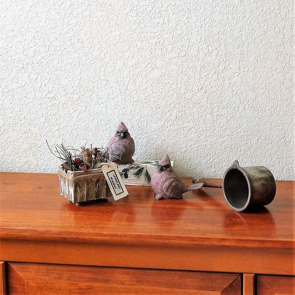 Hand Painted Stone Look Cardinals Set of 2 Cardinal Birds Winter Tier Tray - Picture 2 of 6